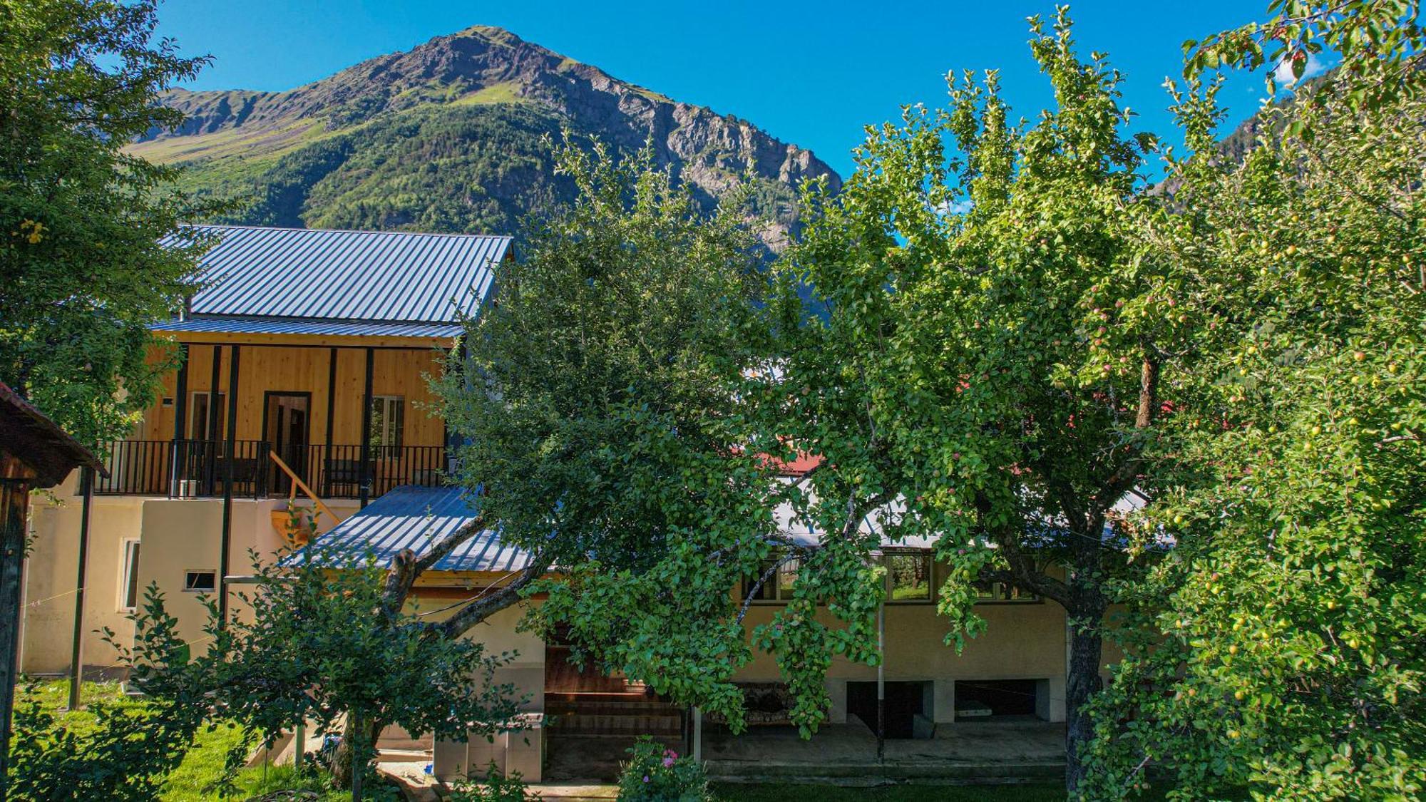 Givi Kakhiani'S Guesthouse Zhabeshi Εξωτερικό φωτογραφία
