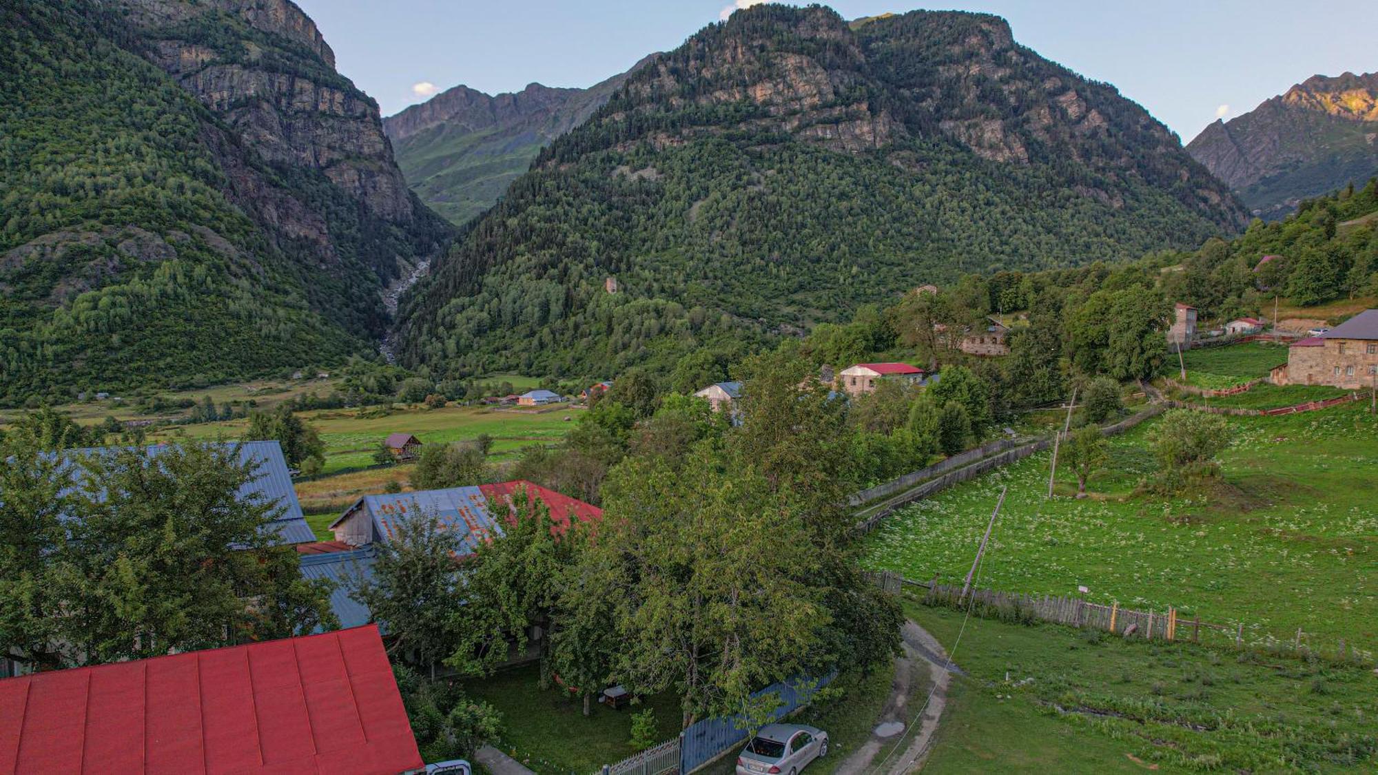 Givi Kakhiani'S Guesthouse Zhabeshi Εξωτερικό φωτογραφία